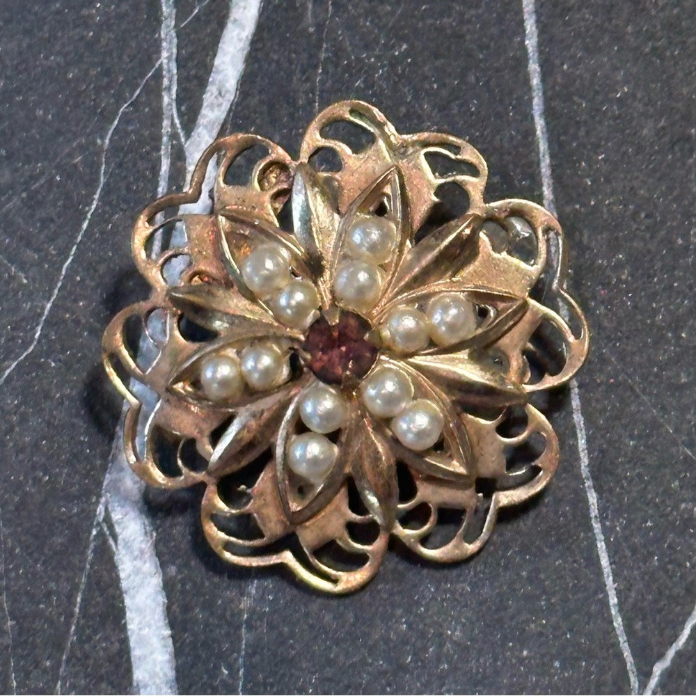 Precious Signed Lisner Vintage Faux Pearl Purple Rhinestone Faux Gold Brooch